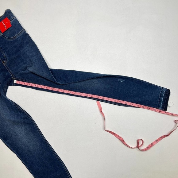 Spanx Distressed Ankle Skinny Jeans NWT Medium Wash Size Small - Picture 12 of 12